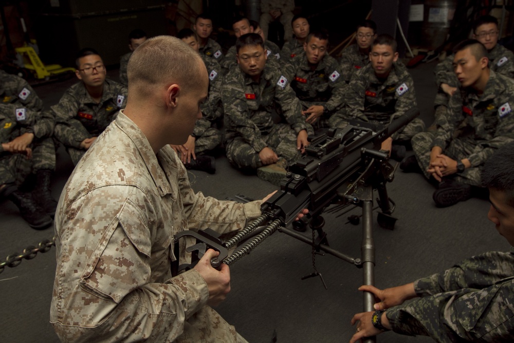 ROK Marines participate in weapons class