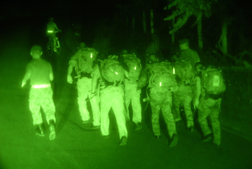 Fuerzas Comando 2012 road march