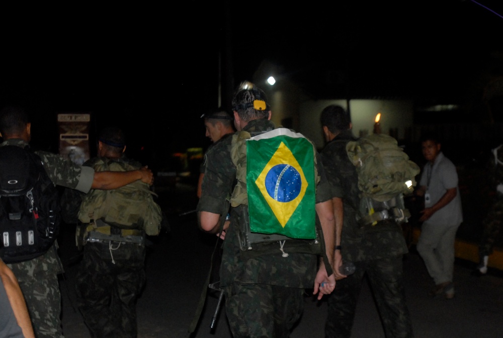 Fuerzas Comando 2012 road march