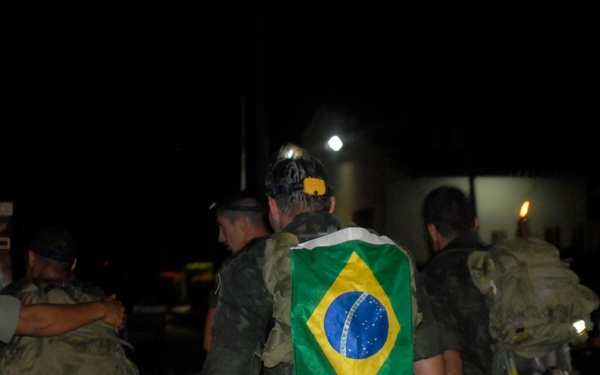 Fuerzas Comando 2012 road march