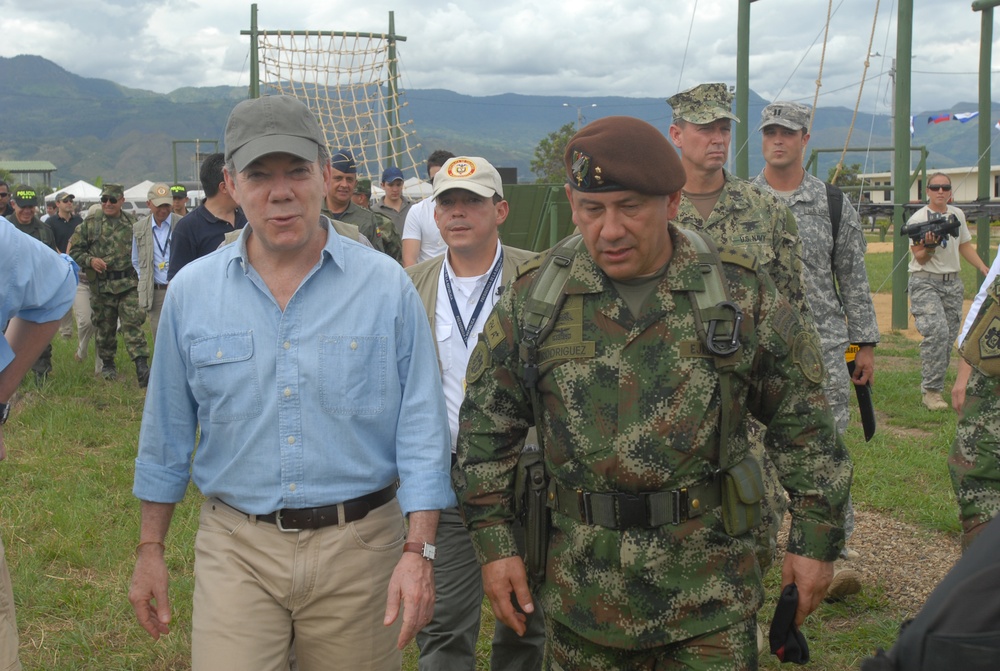 Colombian president visits Fuerzas Comando 2012