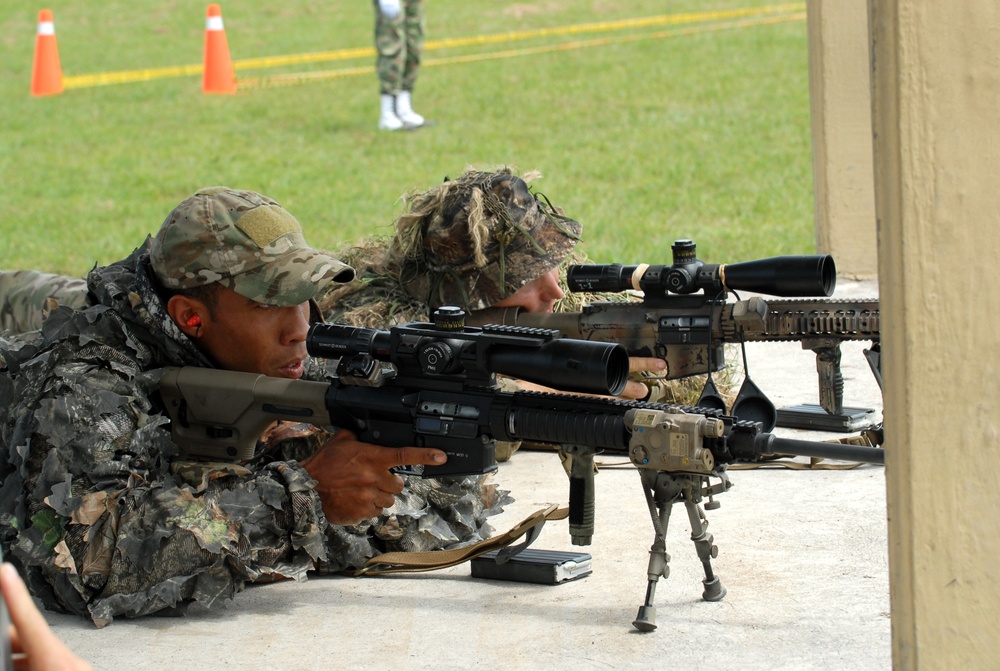 Fuerzas Comando 2012 obstacle course