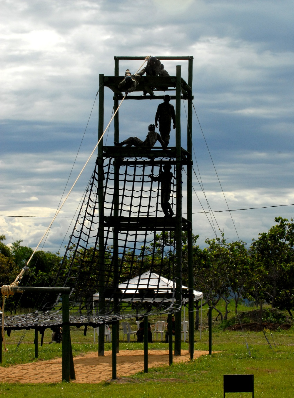 Fuerzas Comando 2012 obstacle course