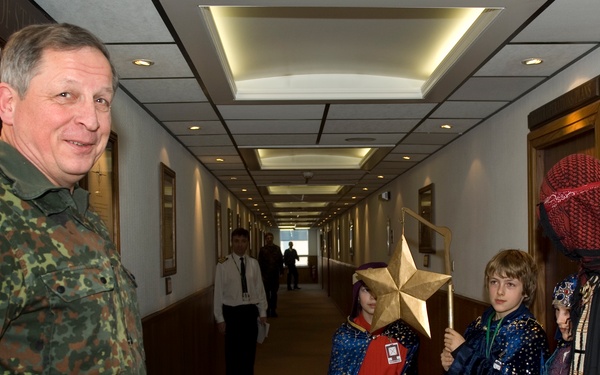 Three wise men visit chief of staff