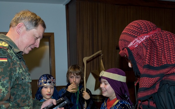 Three wise men visit chief of staff