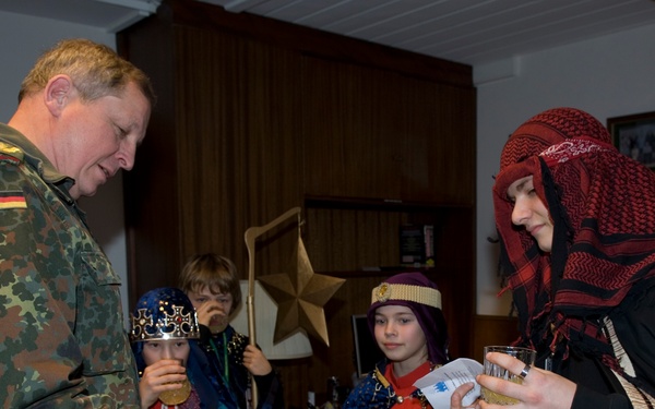 Three wise men visit chief of staff