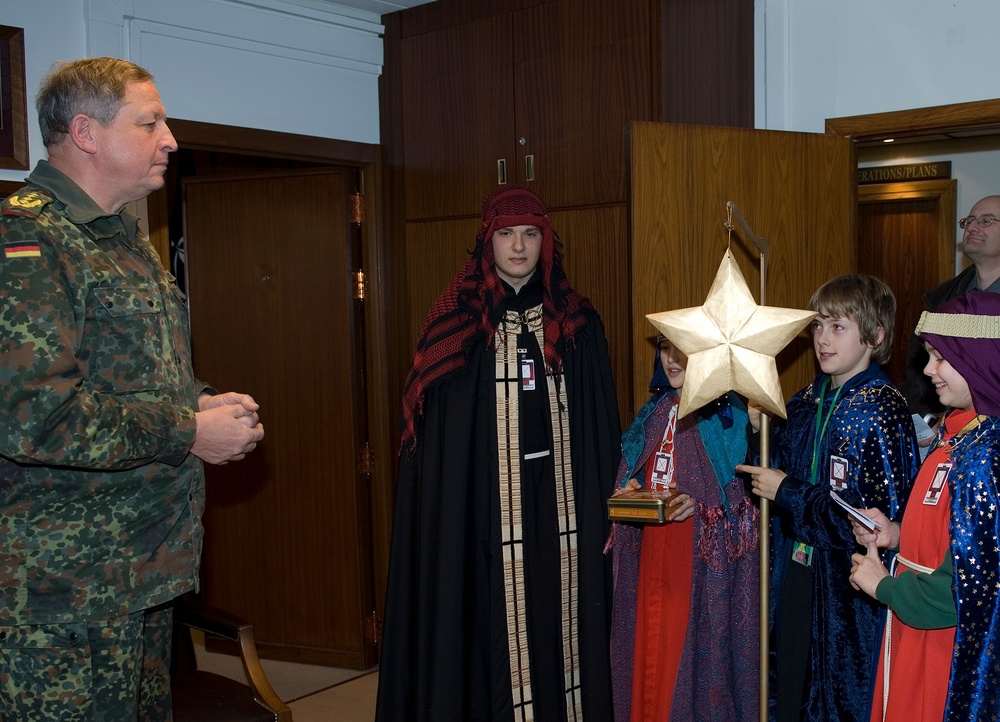Three wise men visit chief of staff