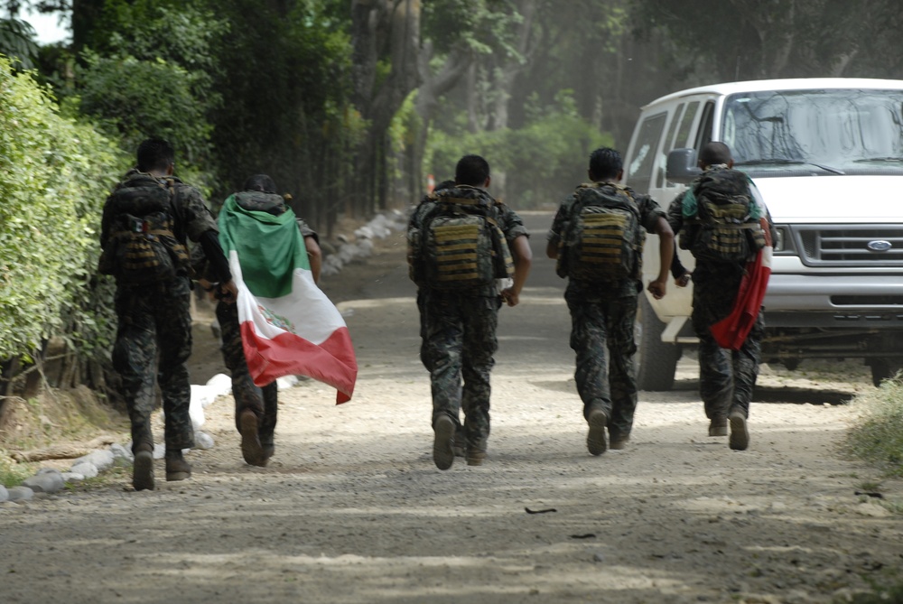 Fuerzas Comando 2012 aquatic event