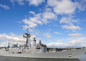 Arriving at Tom McCall Waterfront Park