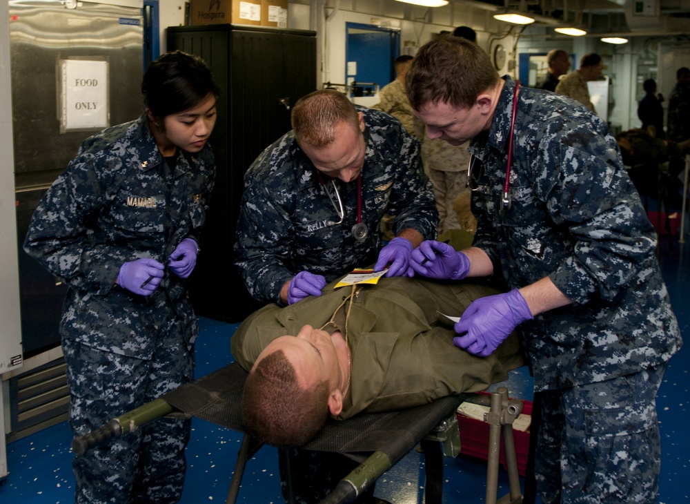 USS Peleliu conducts mass casualty drill