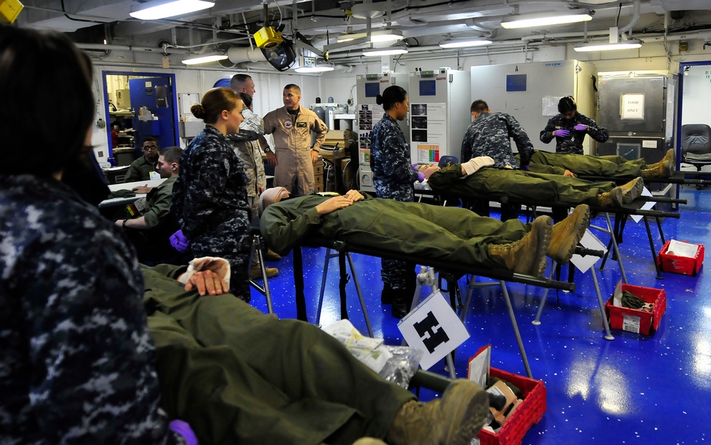 USS Peleliu holds mass casualty drill