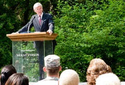 Army launches birthday week with presentation of Purple Hearts, wreath laying at Mt. Vernon June 11, 2012