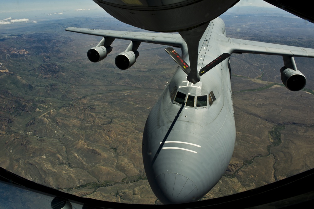 Utah Air National Guard refueling C-5 Galaxy from Travis AFB.