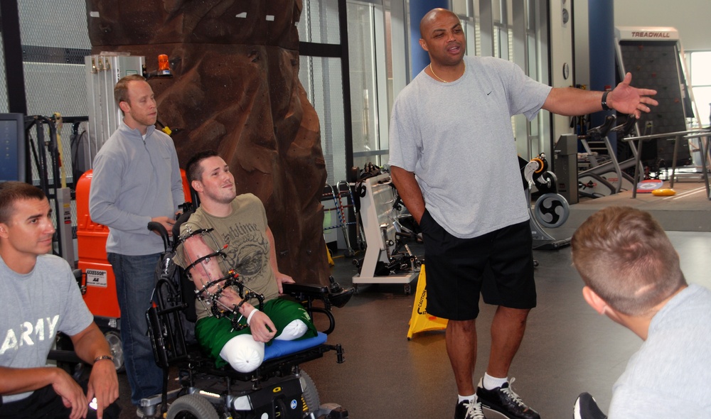 Former NBA star ‘Sir’ Charles Barkley talks hoops with wounded warriors