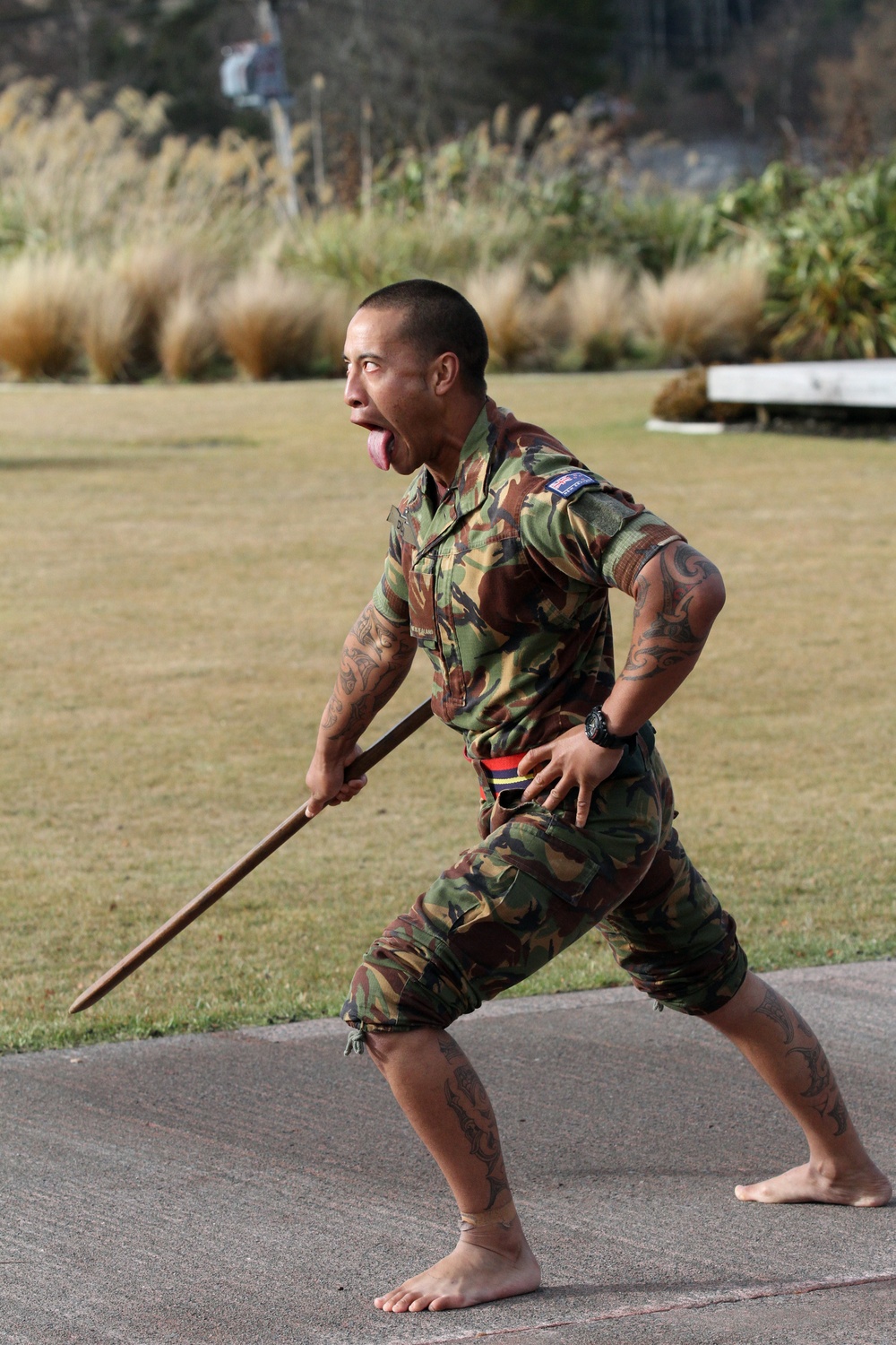 New Zealanders welcome U.S. Marines with Maori warrior