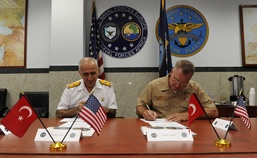 International distinguished visitors attend BALTOPS 2012 training scenario