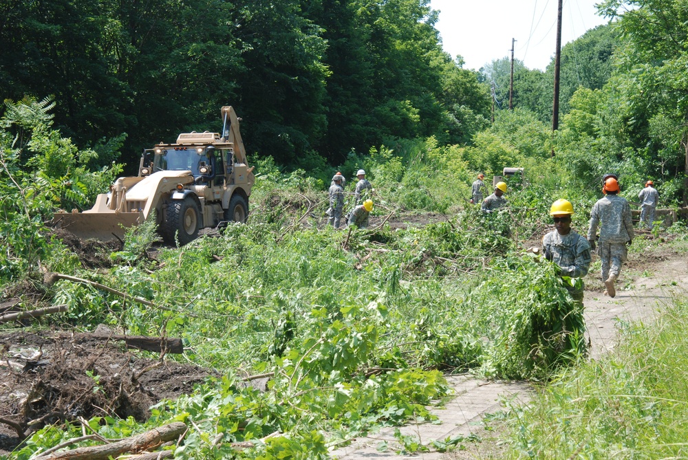 New York Army National Guard soldiers work on the Erie Canal
