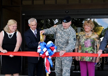 TRADOC honors legendary commanding general in building dedication