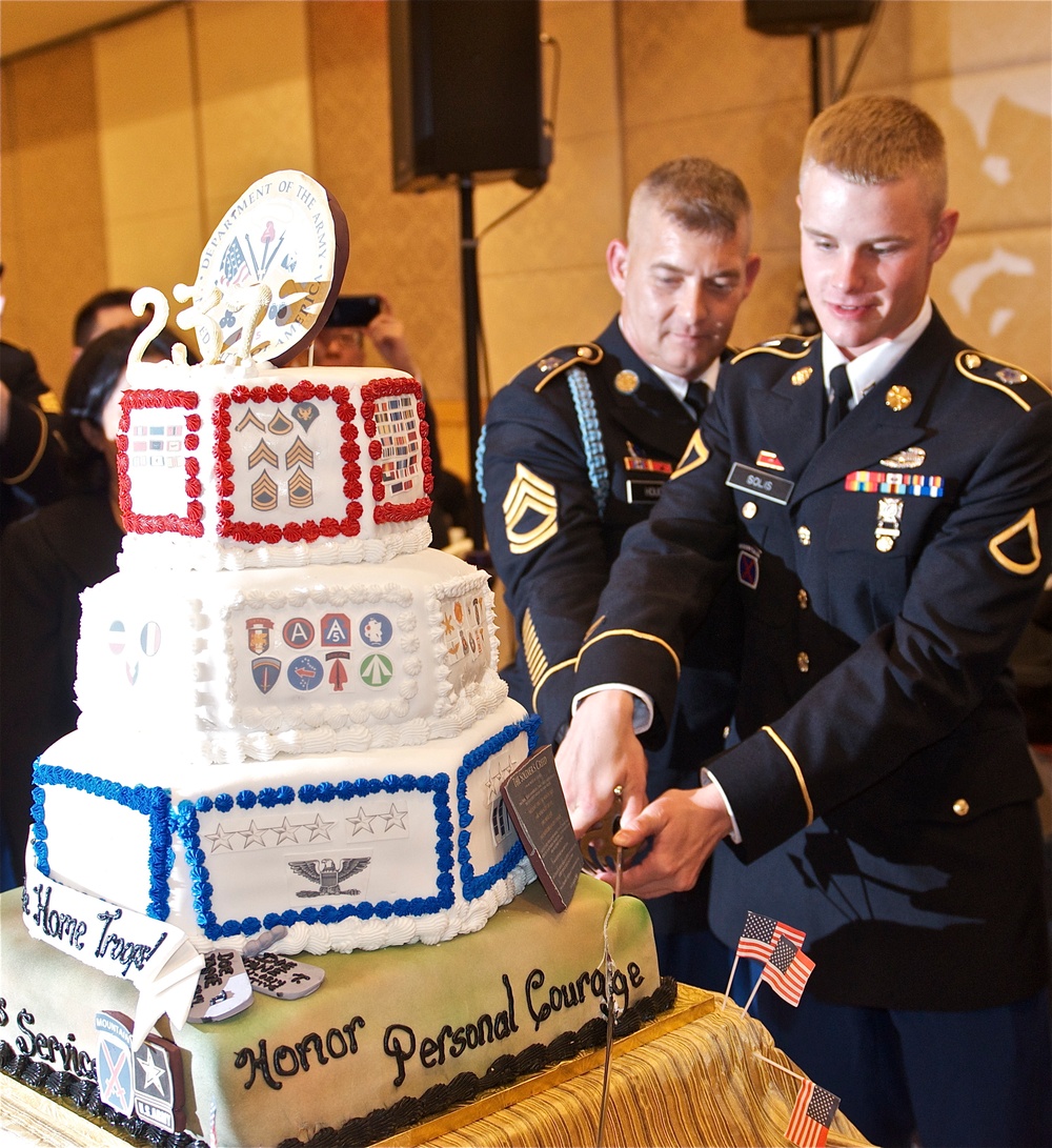 Fort Drum soldier cuts Army birthday cake