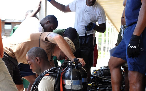 Navy Diver-Southern Partnership Station 2012