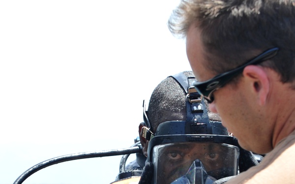 Navy Diver-Southern Partnership Station 2012