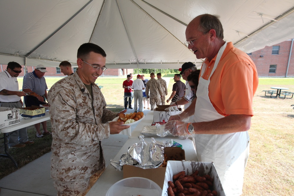 Marines, sailors grub at MAC Fish Fry