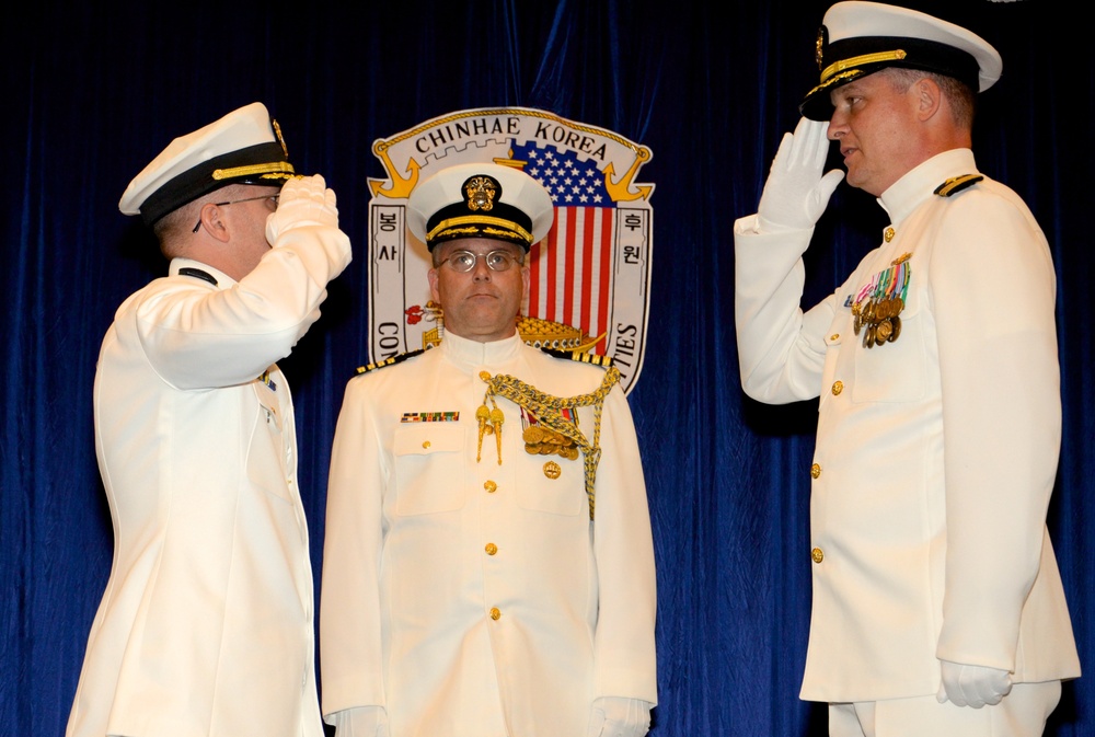 Fleet Activities Chinhae holds change of command