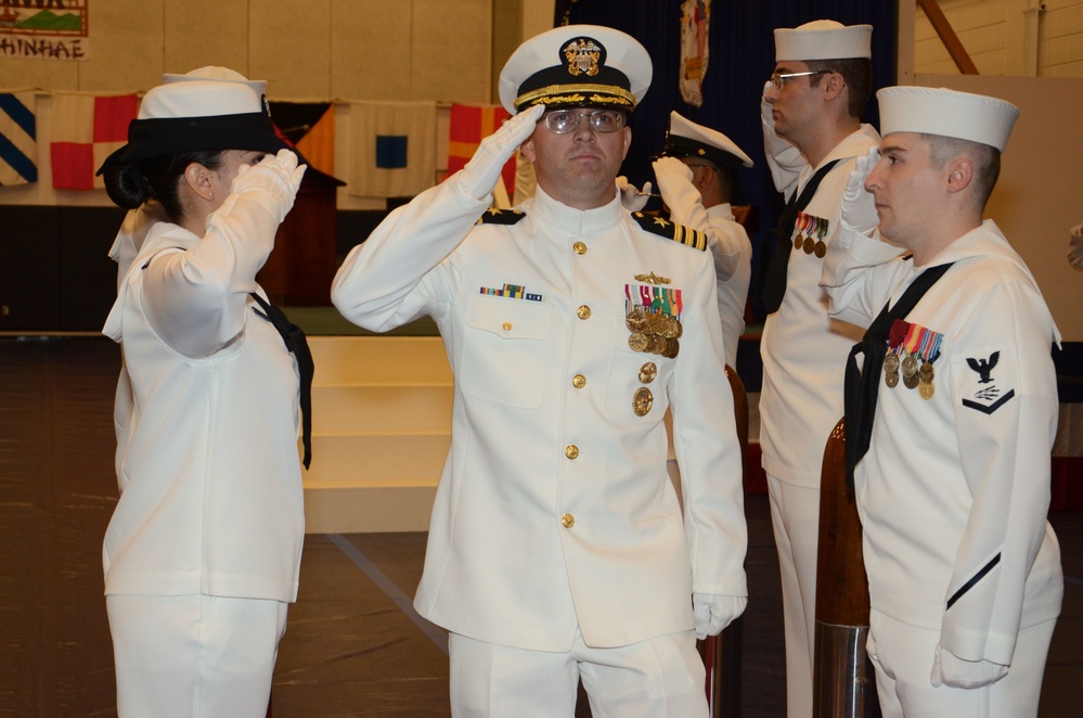 Fleet Activities Chinhae holds change of command