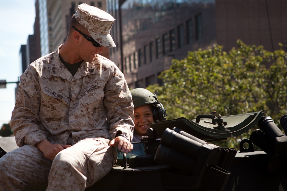 Marines wow Clevelanders with static displays