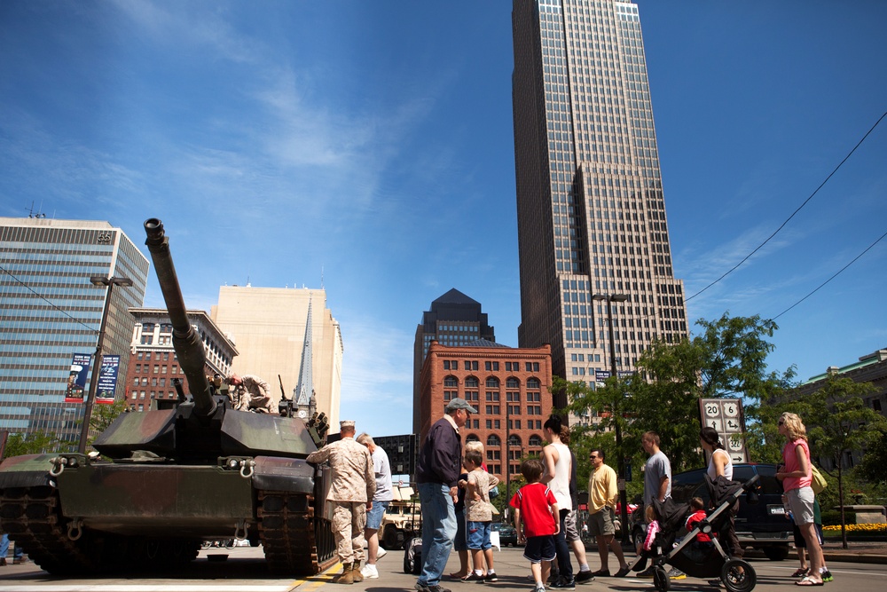 Marines wow Clevelanders with static displays