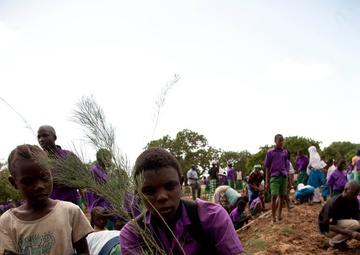 US Navy personnel help Kenyans invest in the future