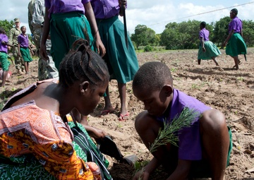 US Navy personnel help Kenyans invest in the future