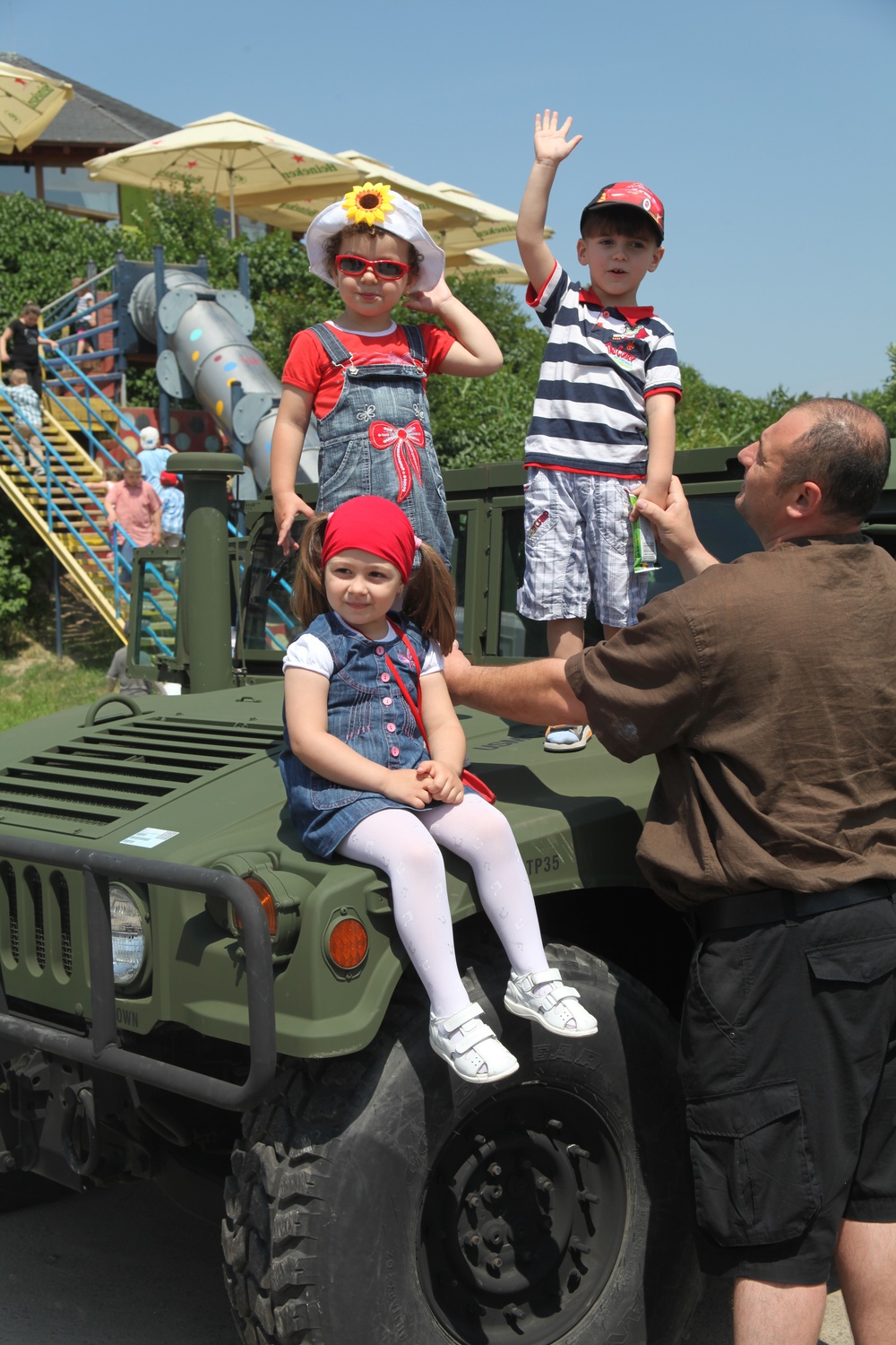 Marines, Sailors Celebrate International Children’s Day With Weekend Festivities