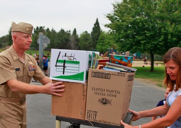 15th Marine Expeditionary Unit participates in book drive with local community