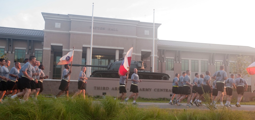 Third Army soldiers celebrate Army birthday with run