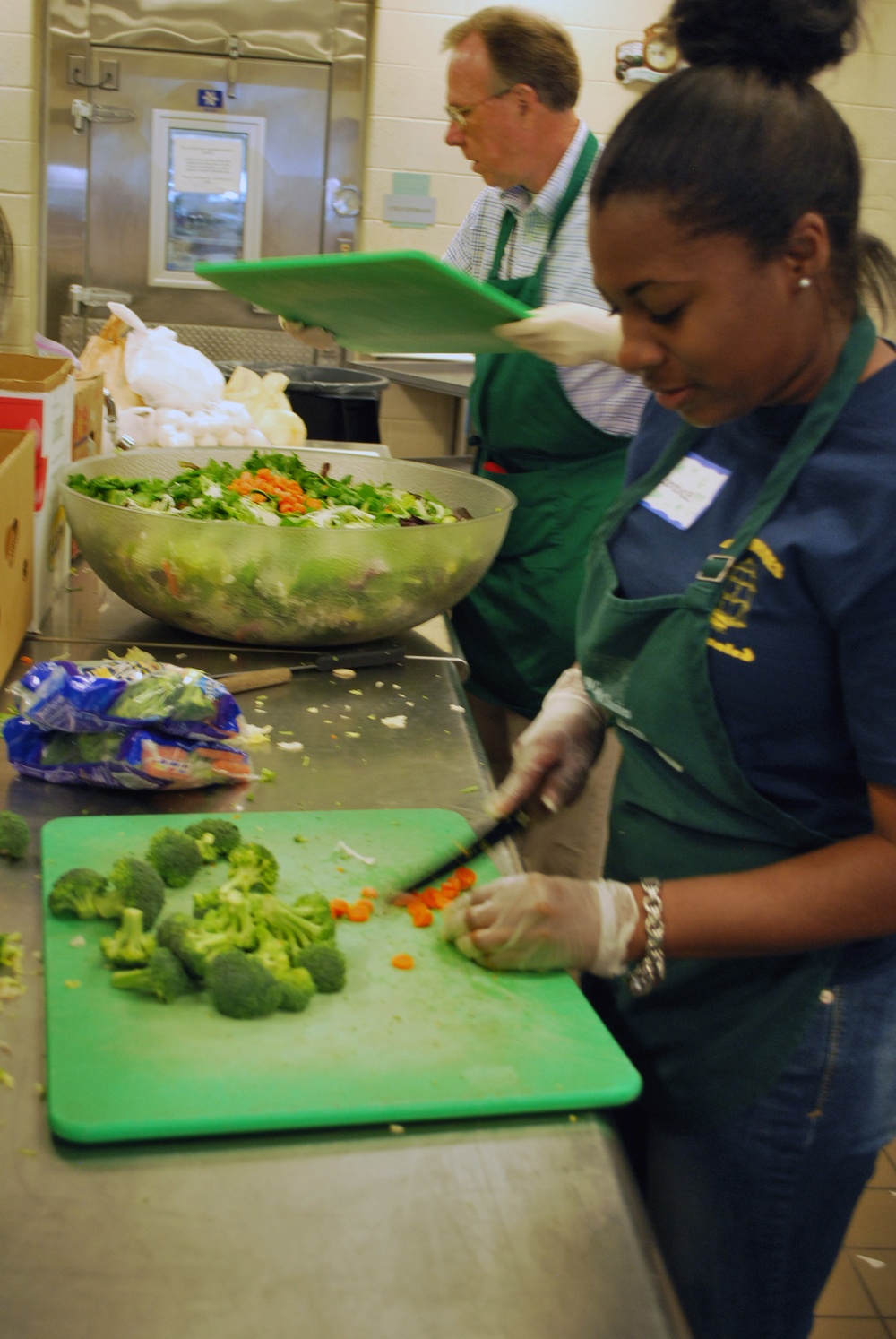 USS Constitution sailors volunteer at Baltimore feeding center charity