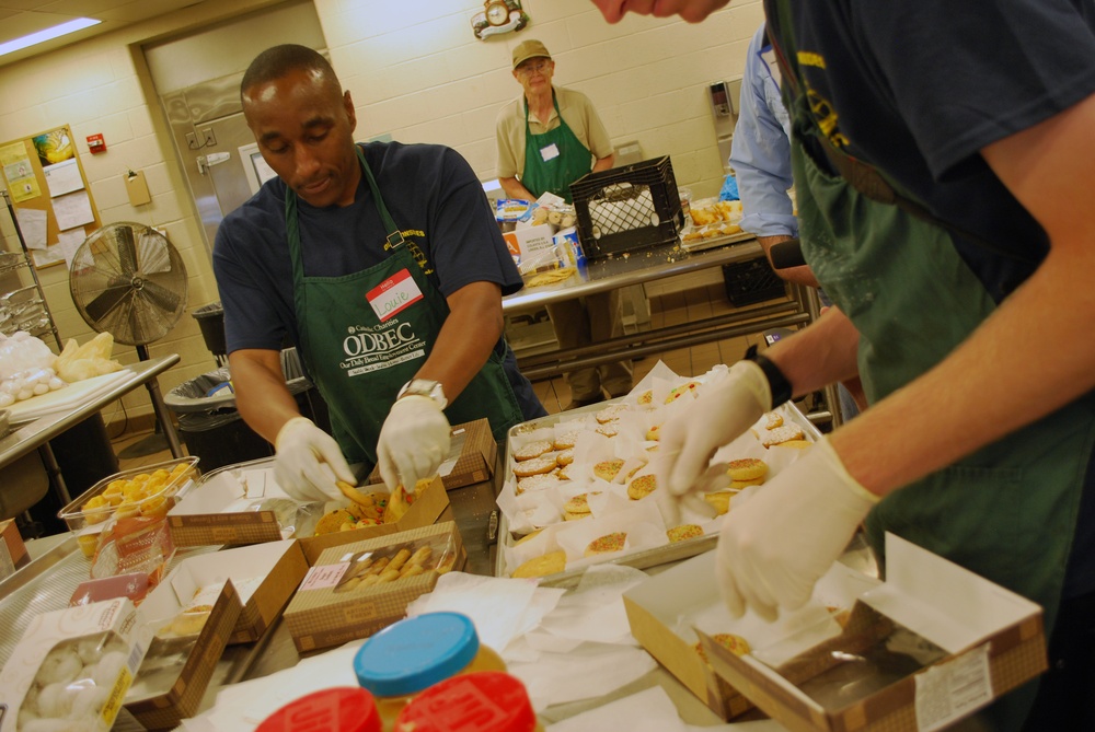 USS Constitution sailors volunteer at Baltimore feeding center charity