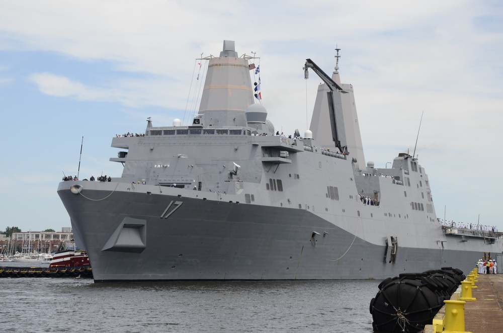 USS San Antonio (LPD 17) arrives in Baltimore