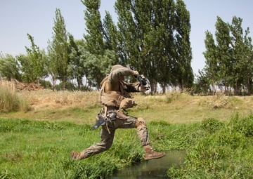 Reconnaissance patrol in Sangin