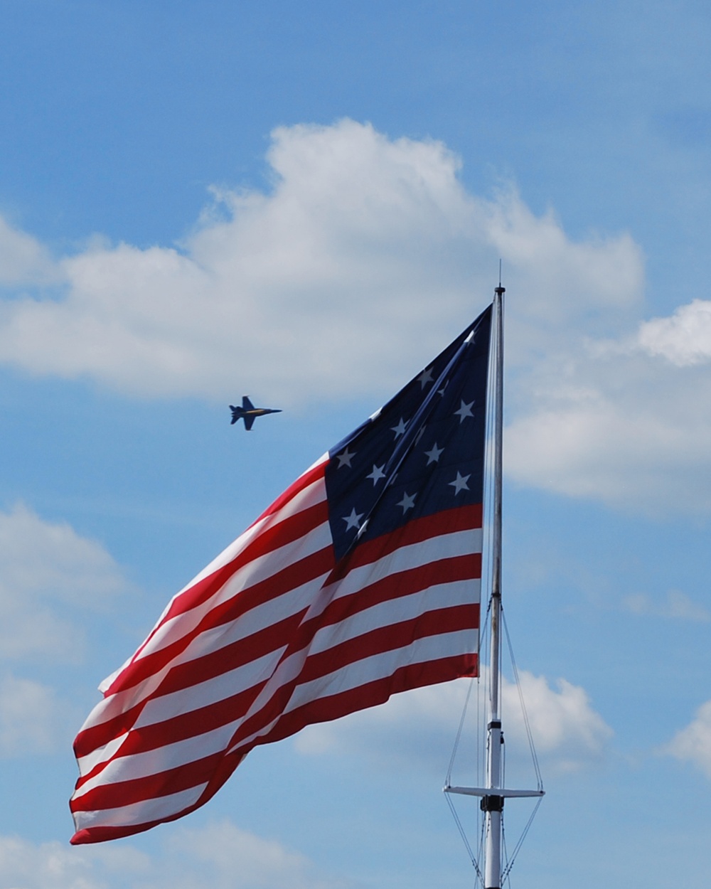 Blue Angels performs at Baltimore's Sailabration