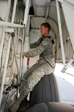 Rail soldiers from 757th Transportation (Railway) Battalion help US Army Transportation Museum at Fort Eustis