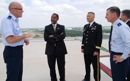 Top military medicine official visits SAMMC, burn unit, wounded warriors