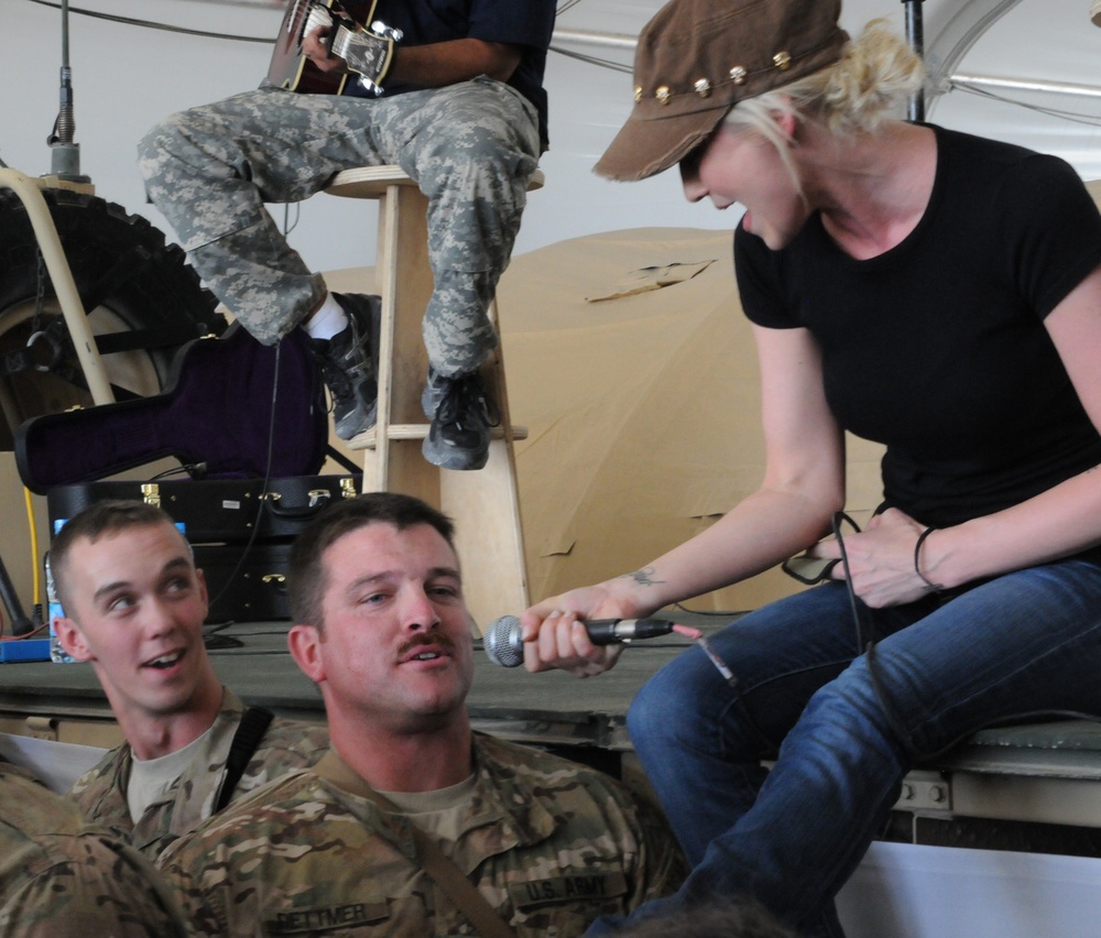 Kellie Pickler Tour Afghanistan 2012