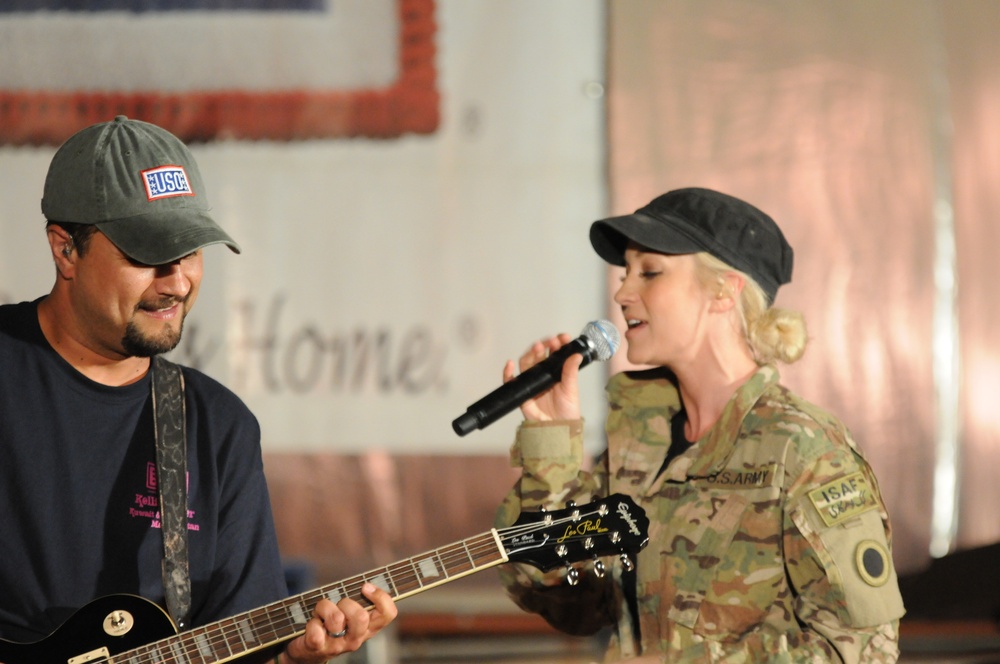 Kellie Pickler Tour Afghanistan 2012