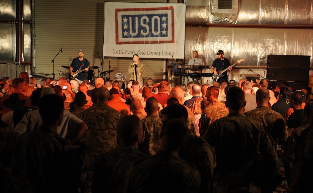 Kellie Pickler Tour Afghanistan 2012