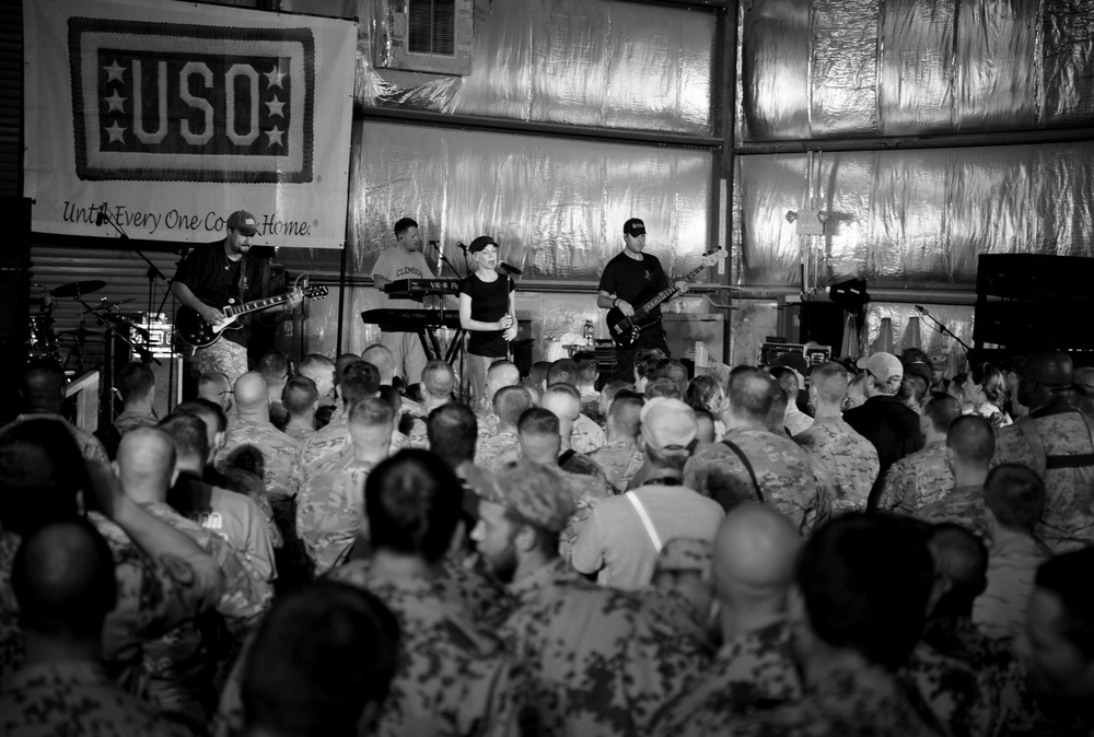 Kellie Pickler Tour Afghanistan 2012