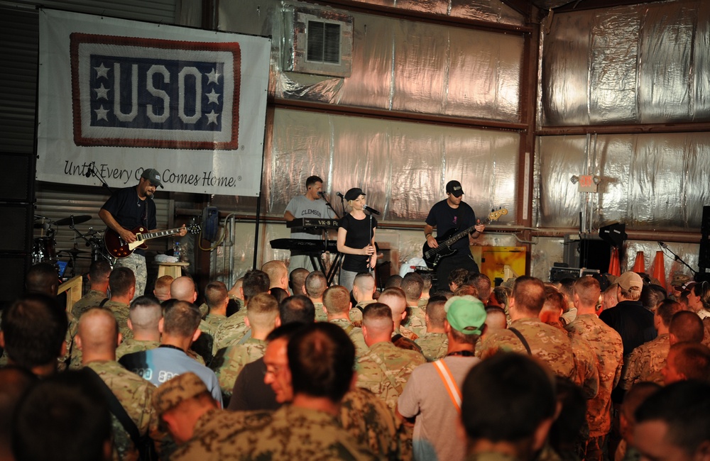 Kellie Pickler Tour Afghanistan 2012