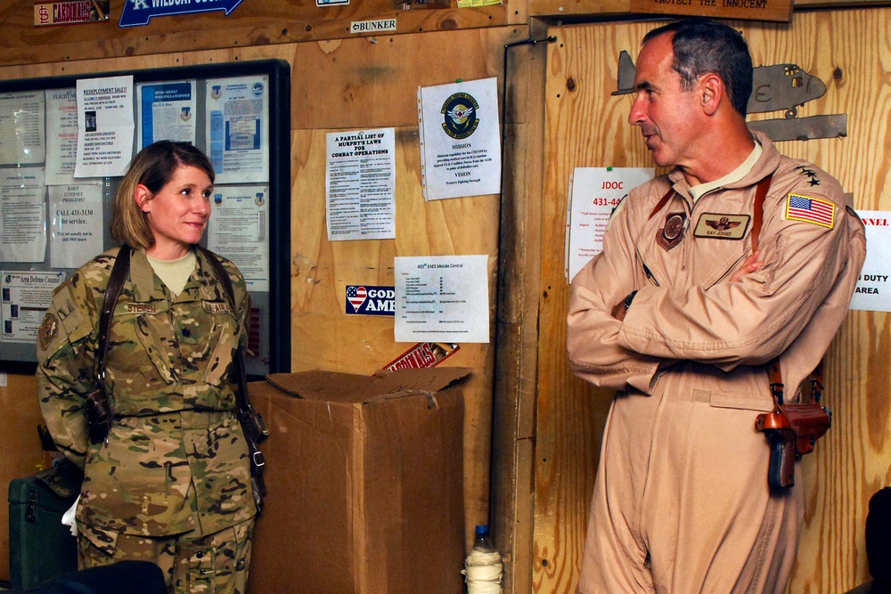 Gen. Raymond Johns Jr. visits Bagram