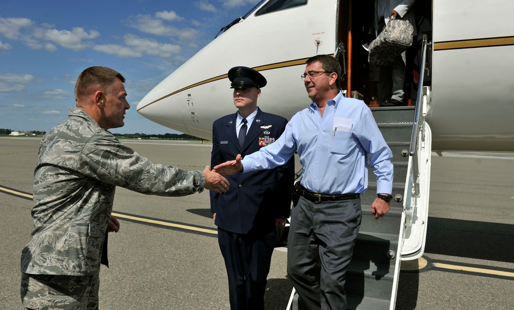 Carter arrives at JB Charleston