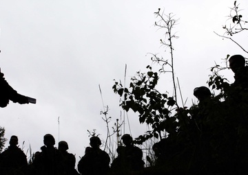 3/25 Marines receive convoy debrief